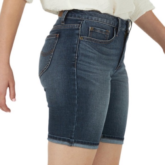 Lee size 22 dark blue “Influx” mid-rise 9” inseam regular fit cuffed jean shorts - Picture 4 of 12